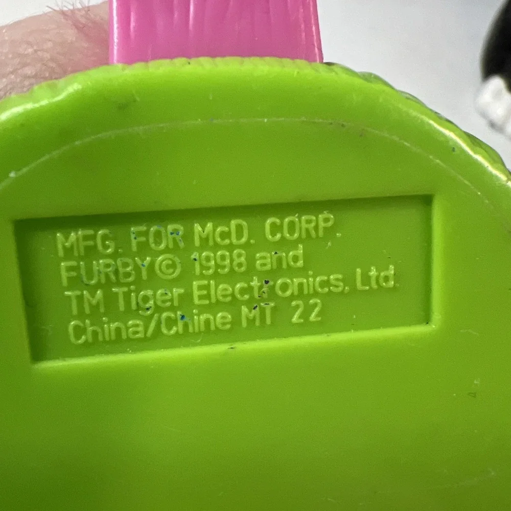 Vtg McDonald's Furby‎ lot of 9 figures—8 Plastic Figures 1 Plush Bag Clip